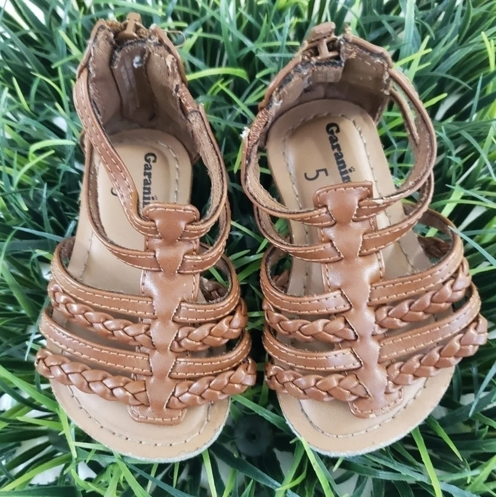 Garanimals Kids Size 5 Tan gladiator sandals